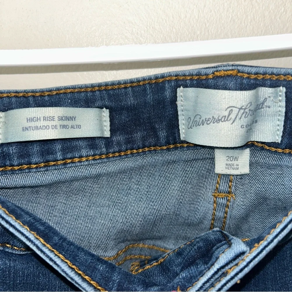 Universal Thread Blue High Rise Skinny Jeans - Picture 4 of 4